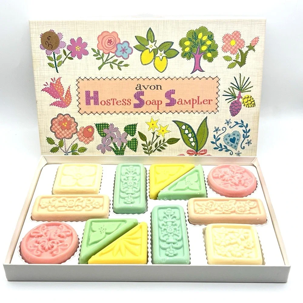 Vintage Avon Hostess Soap Sampler 1964-65  Original Box 12‎ Pastel Cakes Of Soap